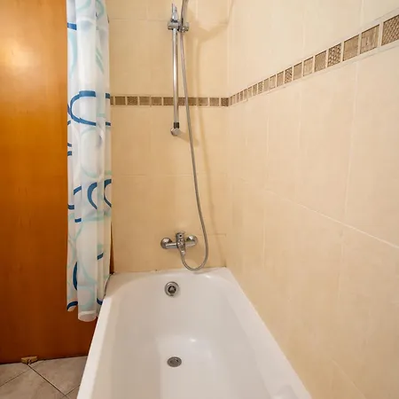 Captain's Flat * Lárnaka