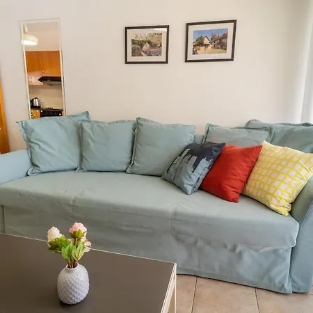 Captain's Flat * Lárnaka